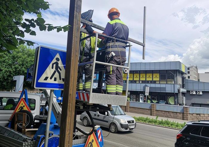 У Рівному оновили світлофори на перехресті Самчука та Грушевського