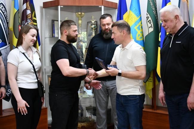 Командиру дивізіону з Рівненщини вручили відзнаку «Хрест Клима Савура»
