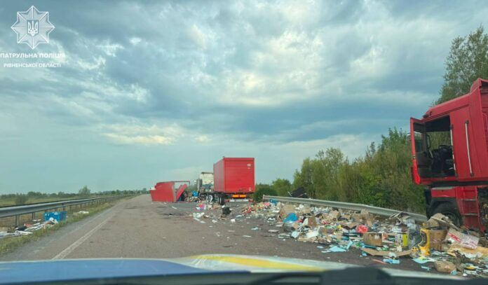 ДТП на трасі Київ – Чоп біля Корця: рух у напрямку Рівного ускладнено