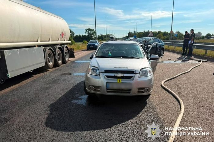 На Рівненщині зіткнулися два автомобілі: травмувалися водії