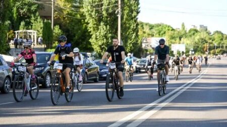 Понад 325 тис. грн зібрали для війська під час велопробігу від Рівненської обласної лікарні
