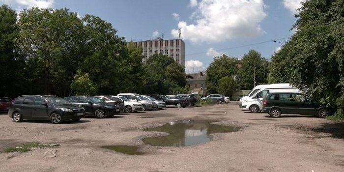 У Рівному буде нова велика парковка