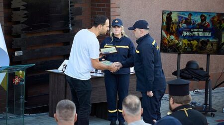 Рятувальників Рівненщини привітали з професійним святом і передали нову техніку