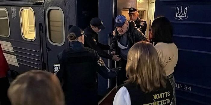 На Дубенщину прибули 25 евакуйованих жителів прифронтових територій